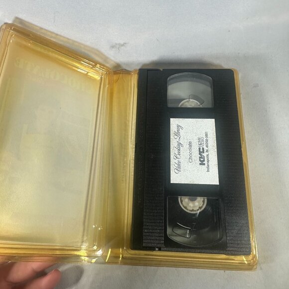 Chocolate & Other Divine Desserts VHS 1986 The Everyday Gourmet Kathleen Perry - Picture 3 of 3